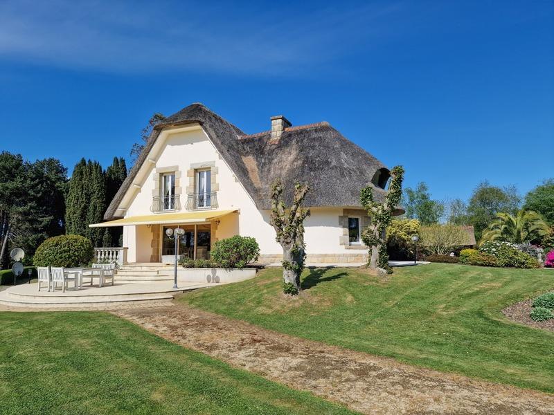 Propriété - 320 m² - 9 pièces