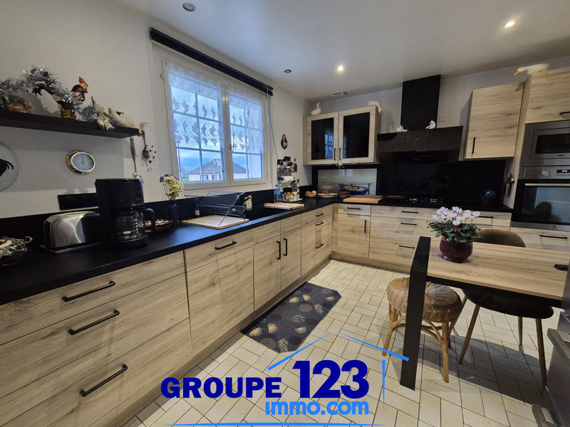 Maison - 93 m² - 4 pièces