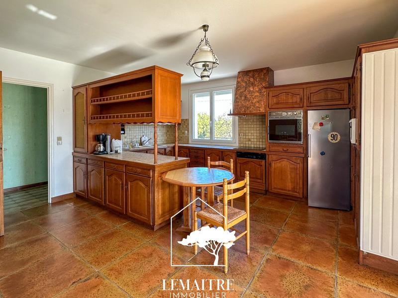 Maison - 288 m² - 10 pièces