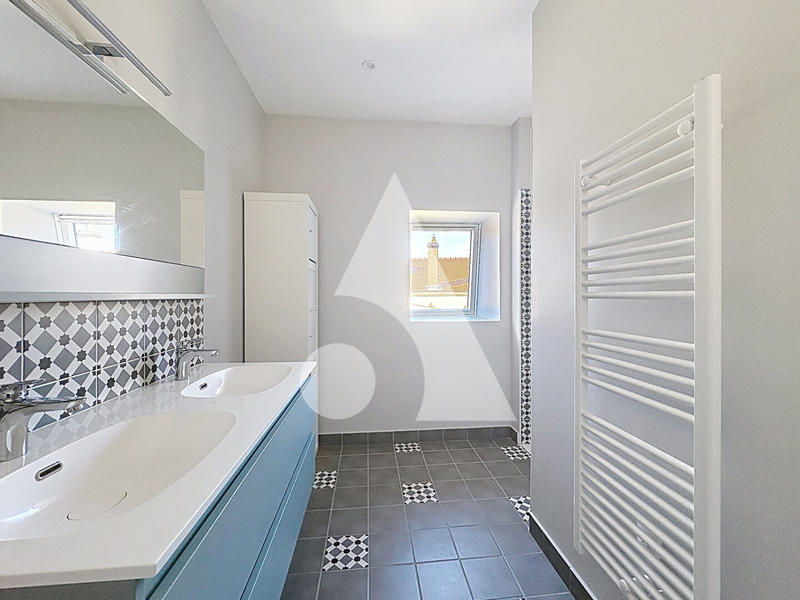 Appartement - 143 m² - 5 pièces