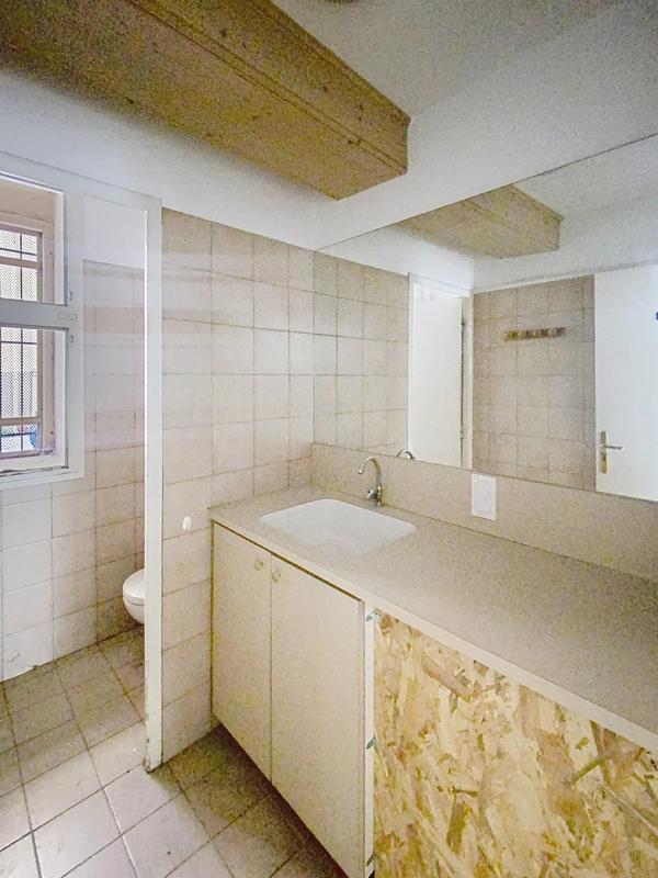 Local commercial - 115 m² - 3 pièces