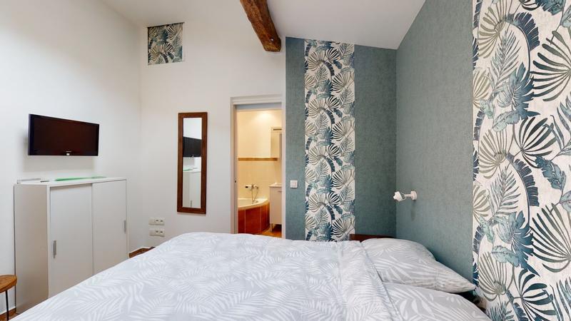 Propriété - 450 m² - 18 pièces