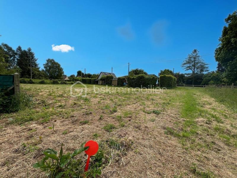 Terrain constructible - 979 m²