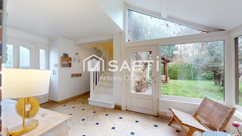 Maison - 367 m² - 16 pièces