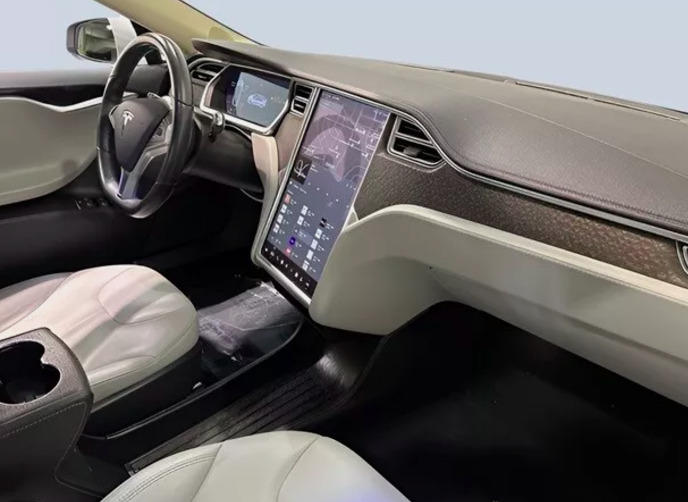 Tesla Model s Performance tva récupérable