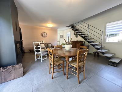 Maison - 101 m² - 5 pièces