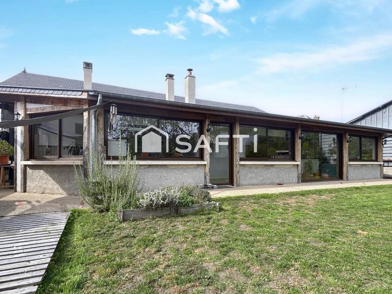 Maison - 222 m² - 8 pièces