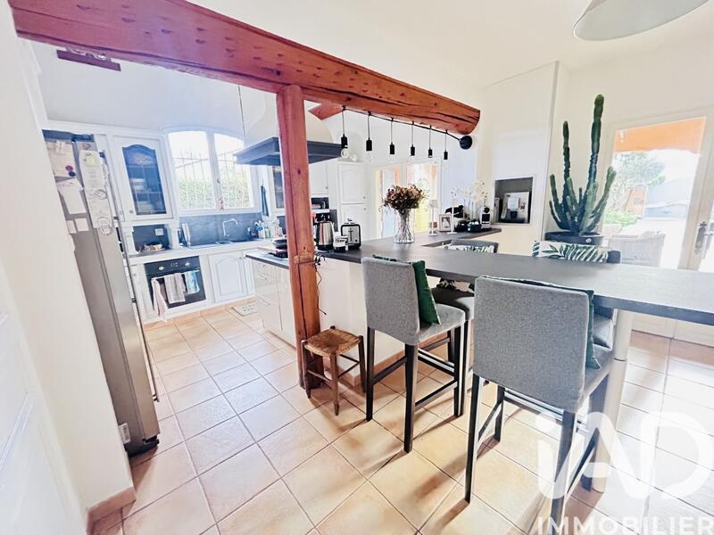 Maison - 215 m² - 5 pièces