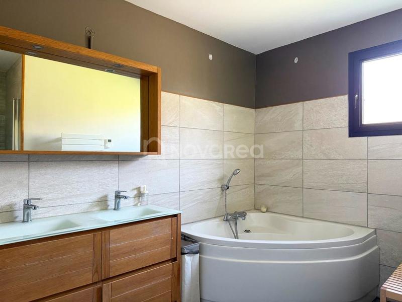 Maison - 169 m² - 11 pièces