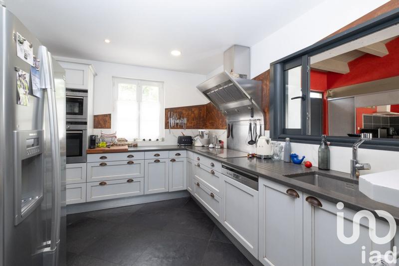 Maison - 220 m² - 5 pièces