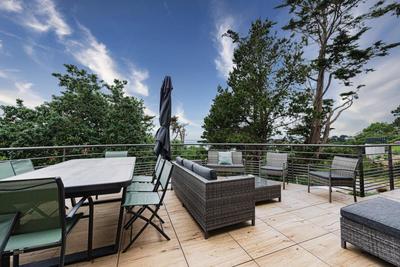 Maison d'architecte - 360 m² - 15 pièces