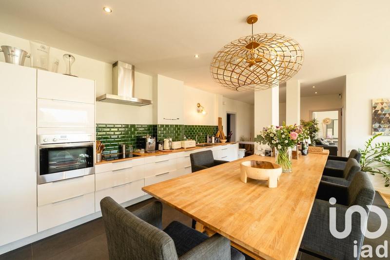 Appartement - 238 m² - 6 pièces