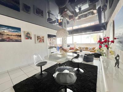 Appartement - 102 m² - 4 pièces