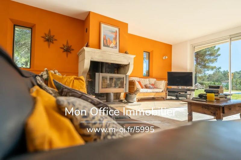 Maison - 224 m² - 7 pièces