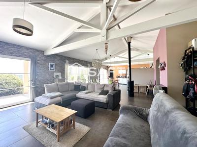 Maison - 226 m² - 6 pièces