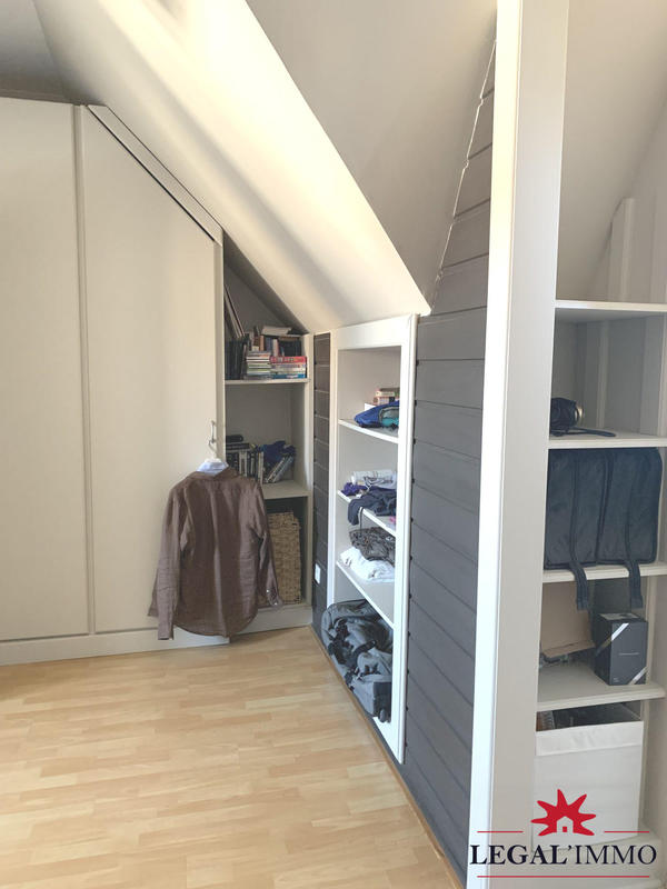 Maison traditionnelle - 187 m² - 7 pièces