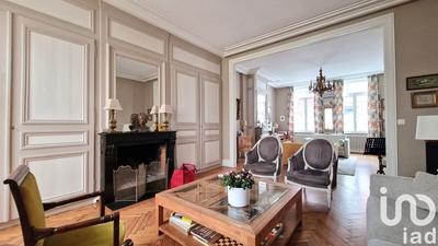 Maison - 255 m² - 10 pièces