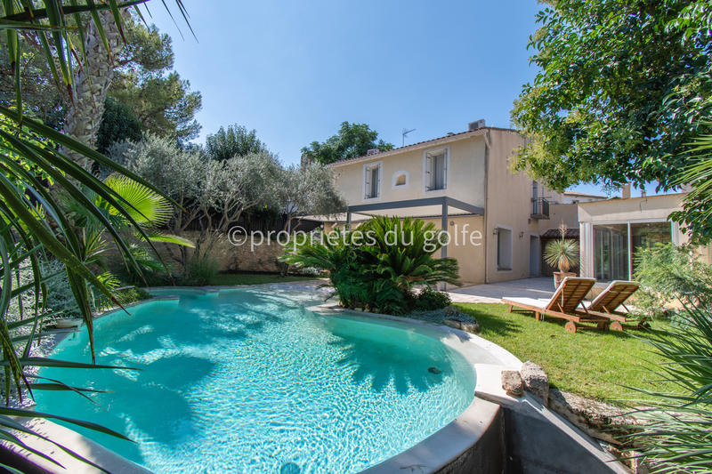 Maison - 312 m² - 6 pièces