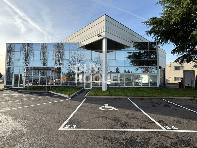 Local d'activités - 195 m²
