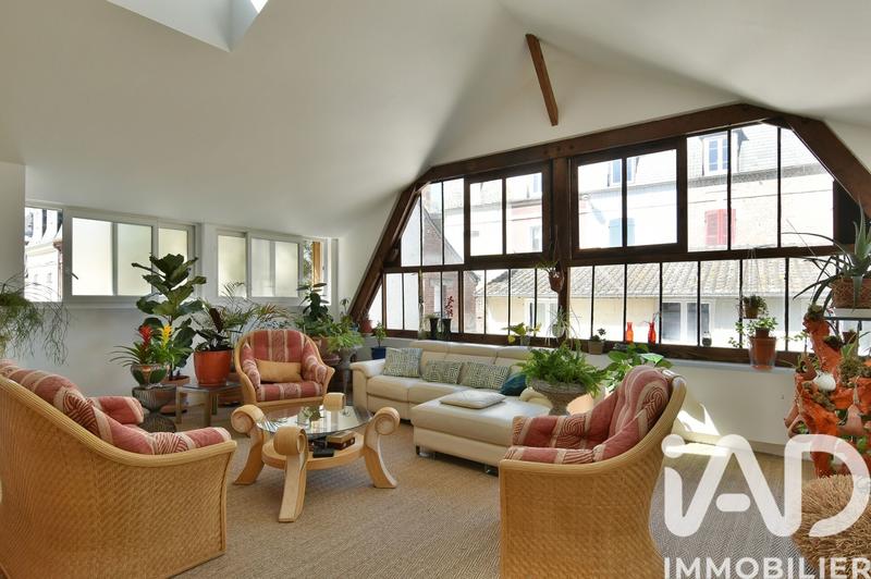 Maison de ville - 250 m² - 4 pièces