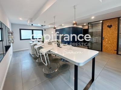 Maison - 477 m² - 12 pièces