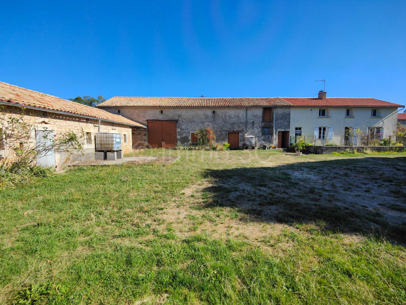 Corps de ferme - 150 m² - 6 pièces