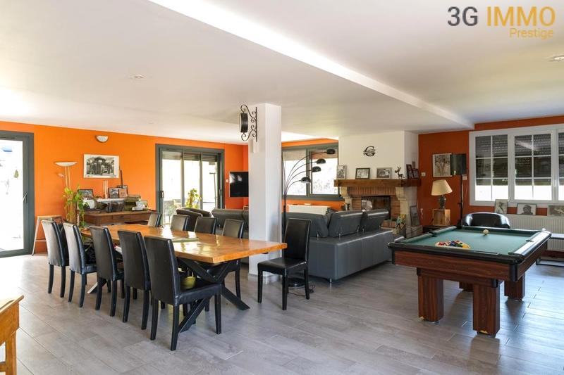 Château - 540 m² - 17 pièces