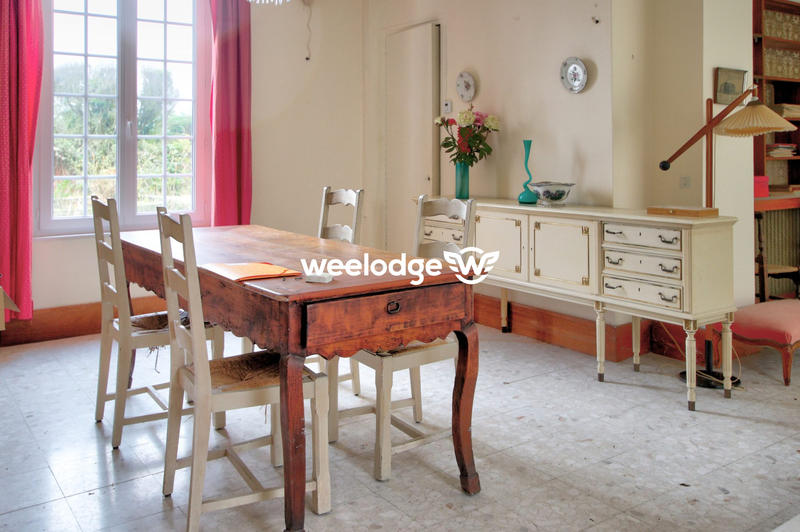 Maison - 232 m² - 12 pièces