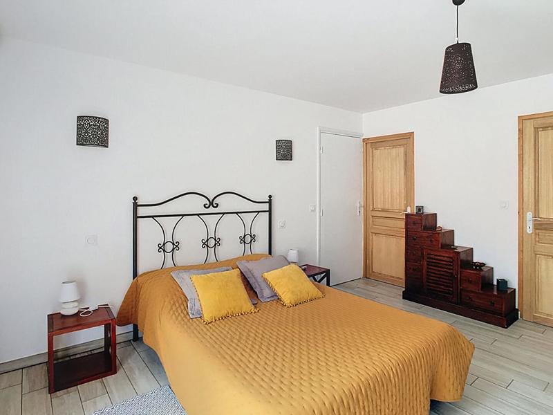 Maison - 550 m² - 16 pièces