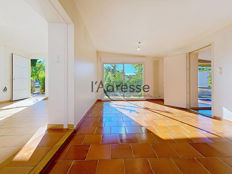 Villa - 100 m² - 5 pièces