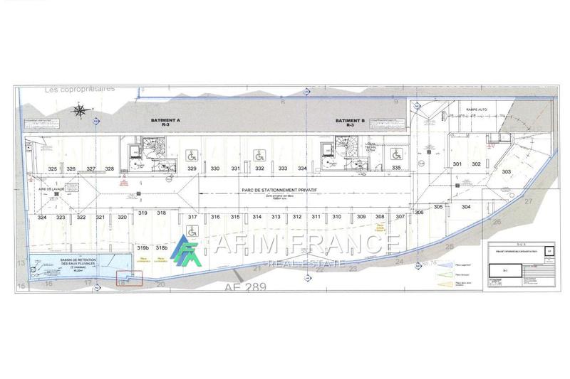 Parking / Garage - 1 065 m²