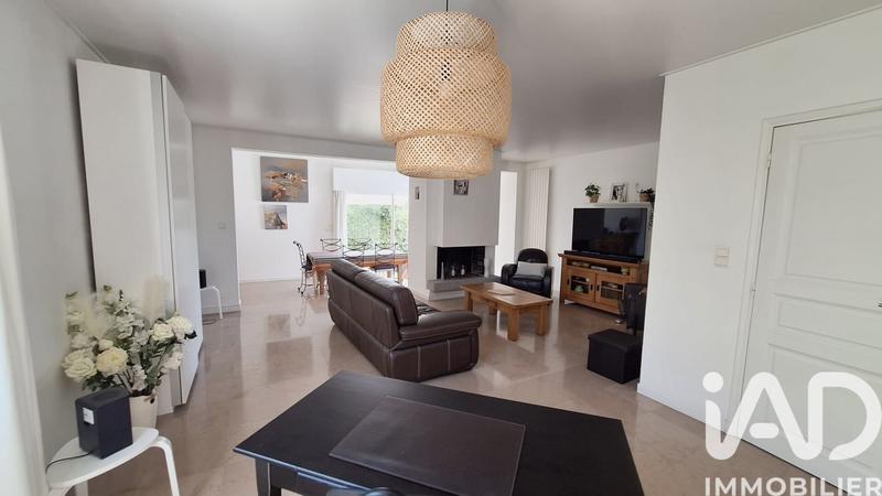 Maison - 271 m² - 9 pièces