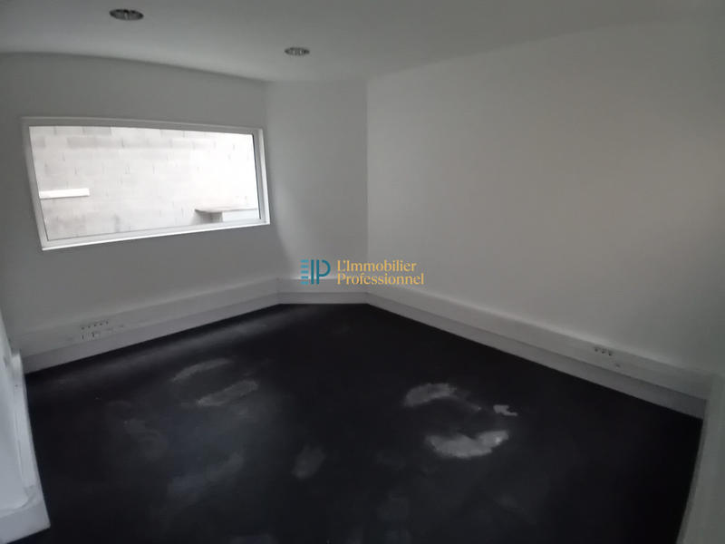 Local d'activités - 188 m²