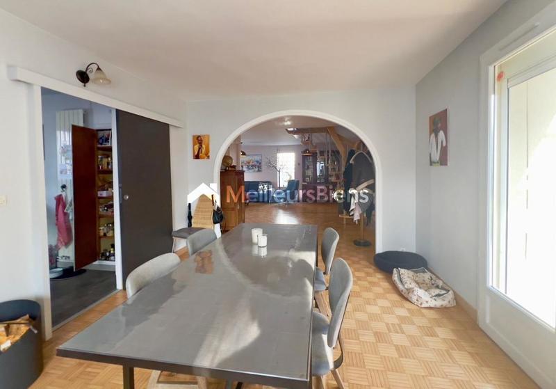 Maison - 130 m² - 8 pièces