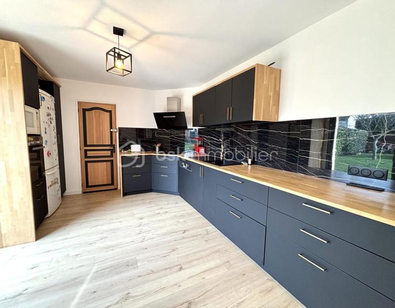 Maison - 159 m² - 8 pièces