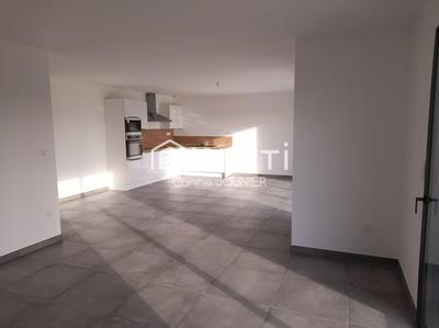 Maison - 98 m² - 4 pièces