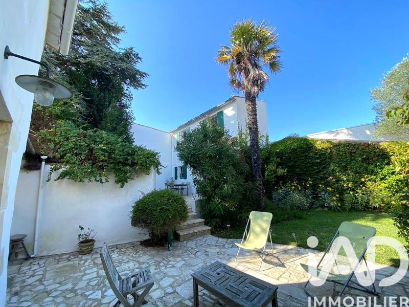 Maison - 244 m² - 13 pièces