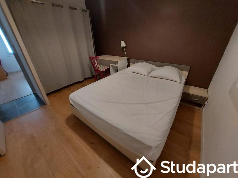 Chambre - 10 m² - 1 pièce