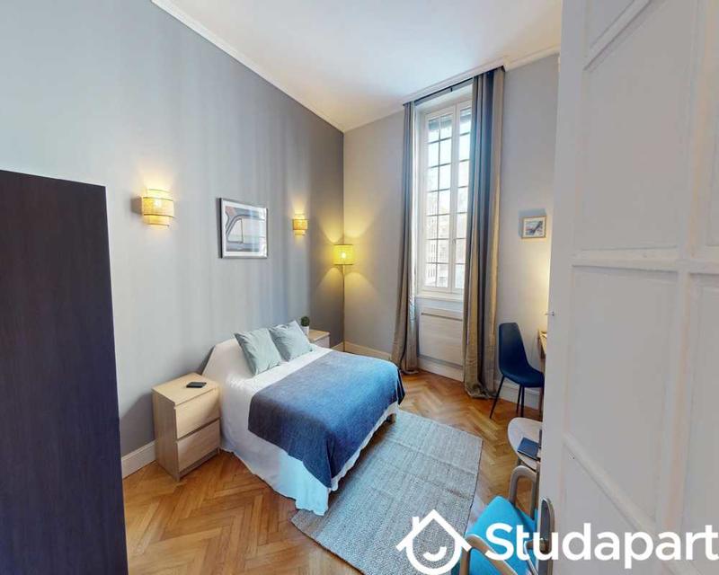 Chambre - 90 m² - 1 pièce