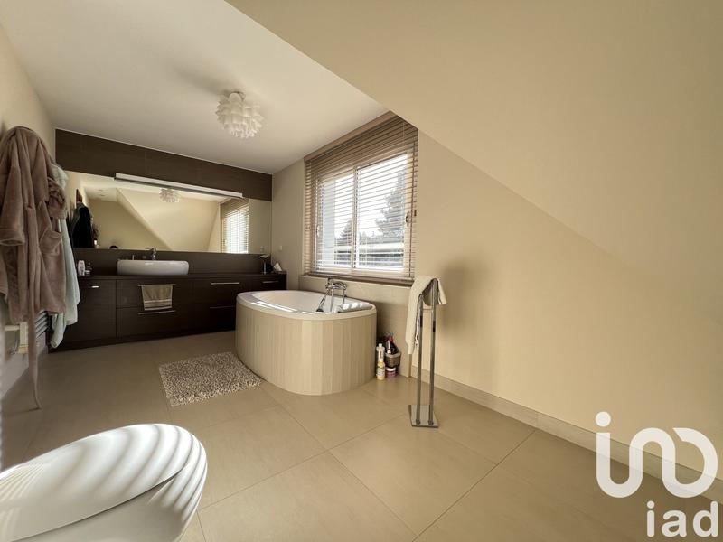 Maison - 183 m² - 7 pièces