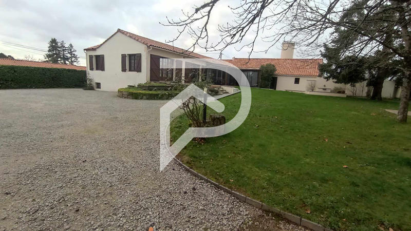 Maison - 153 m² - 6 pièces