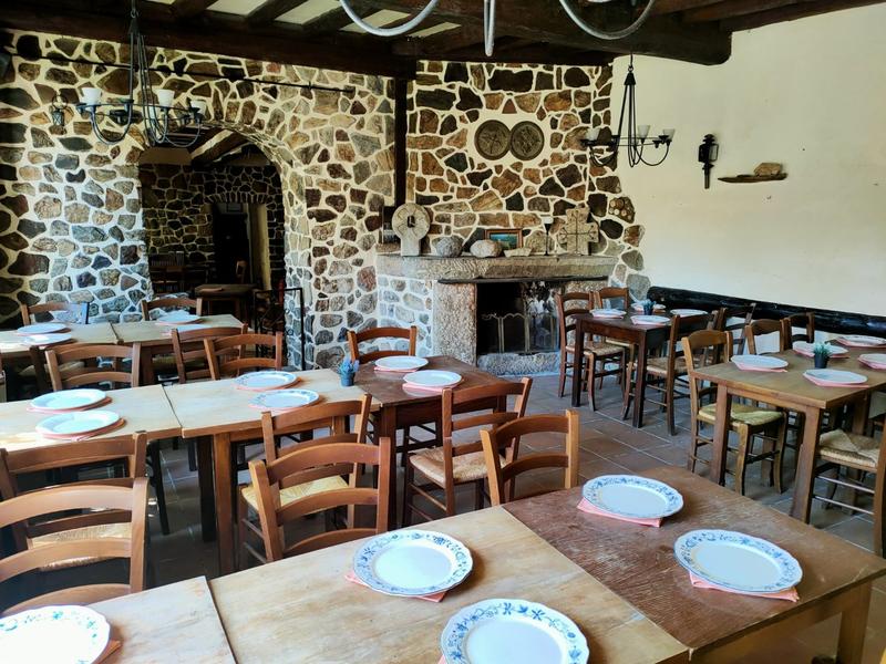 Maison - 470 m² - 20 pièces