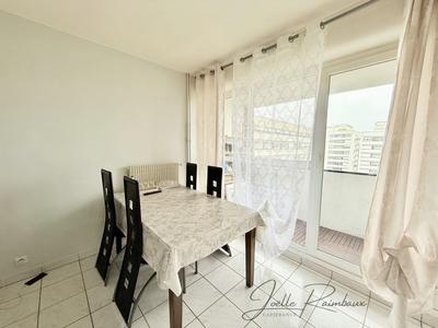 Appartement - 65 m² - 4 pièces