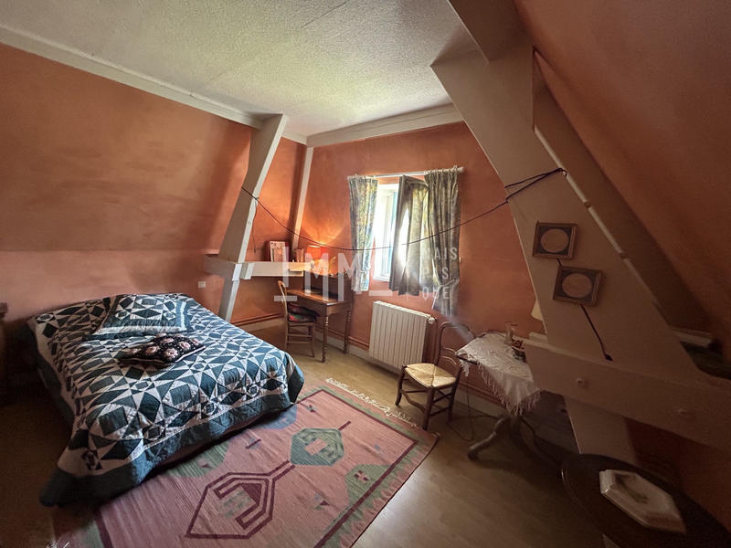 Maison traditionnelle - 206 m² - 7 pièces