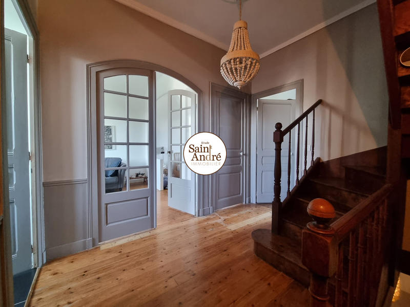 Maison - 165 m² - 8 pièces