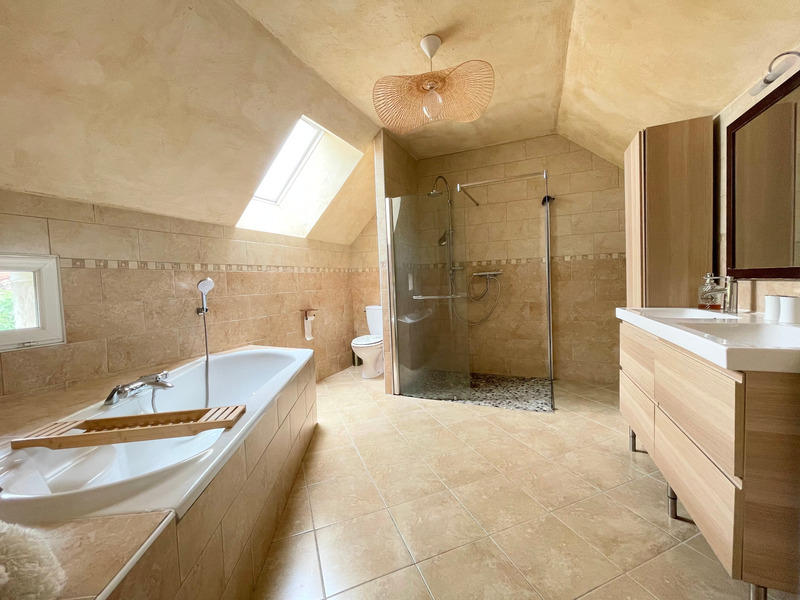 Maison - 138 m² - 7 pièces