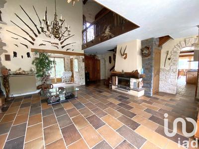 Maison - 231 m² - 5 pièces