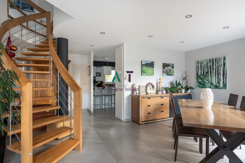 Maison - 158 m² - 6 pièces