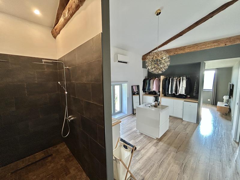 Maison - 239 m² - 5 pièces