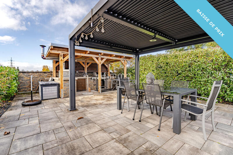 Maison - 216 m² - 6 pièces